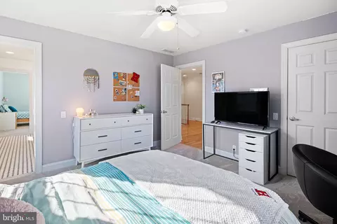 Bedroom - 417 E Summit Ave, Haddonfield, NJ 08033 photo 6 of 8