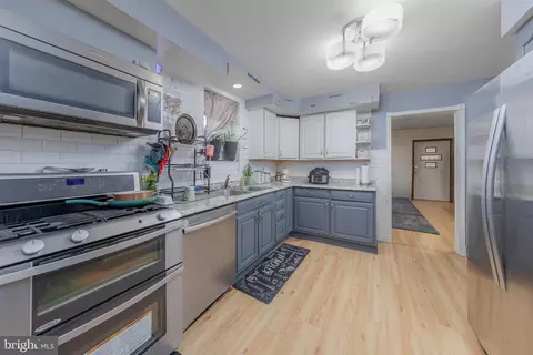 Entry Way - 118 Evesham Rd, Glendora, NJ 08029 photo 2 of 2