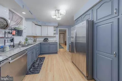 Entry Way - 118 Evesham Rd, Glendora, NJ 08029 photo 1 of 2