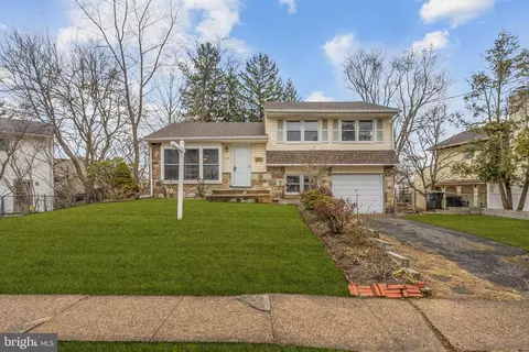 107 Surrey Rd, Voorhees, NJ 08043