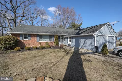 526 Covered Bridge Rd, Cherry Hill, NJ 08034