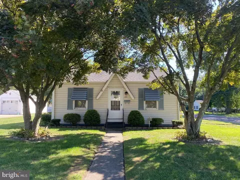 104 E Lake Ave, Blackwood, NJ 08012