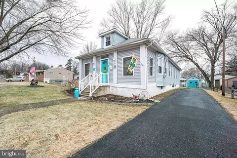 26 Elm Ave, Clementon, NJ 08021