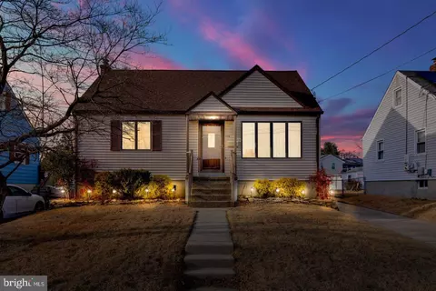 248 Park Dr, Bellmawr, NJ 08031