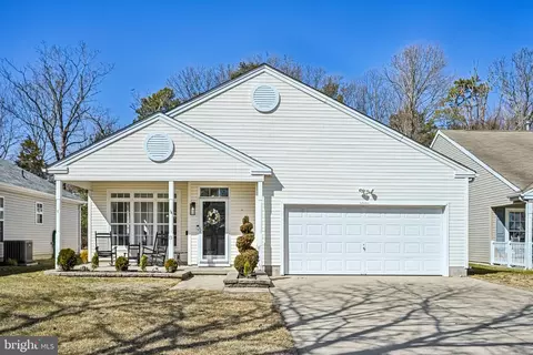 13 Carriage Stop Dr, Berlin, NJ 08009