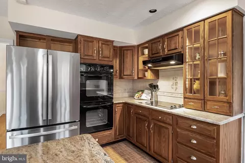 Kitchen - 636 Pardee Ln, Haddonfield, NJ 08033 photo 5 of 7