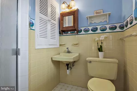 Bath - 636 Pardee Ln, Haddonfield, NJ 08033 photo 1 of 2