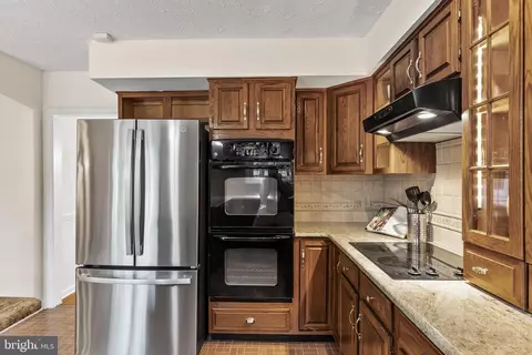 Kitchen - 636 Pardee Ln, Haddonfield, NJ 08033 photo 6 of 7