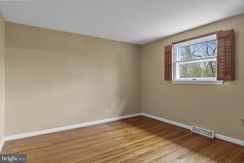 Bedroom - 636 Pardee Ln, Haddonfield, NJ 08033 photo 6 of 6