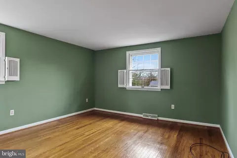 Bedroom - 636 Pardee Ln, Haddonfield, NJ 08033 photo 4 of 6