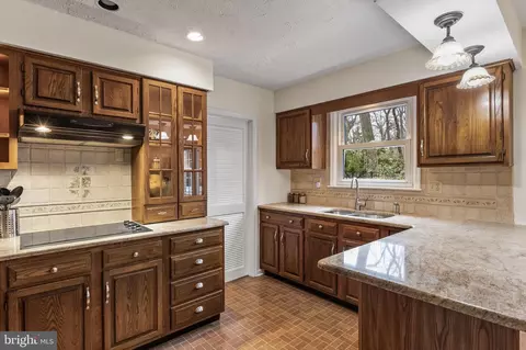 Kitchen - 636 Pardee Ln, Haddonfield, NJ 08033 photo 3 of 7