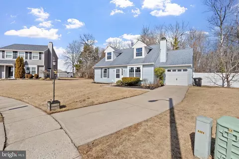 48 Sassafras Ct, Sicklerville, NJ 08081