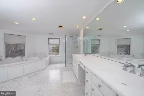 Bath - 364 Hickory Ln, Haddonfield, NJ 08033 photo 2 of 5