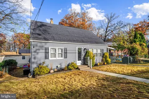 221 Chestnut St, Runnemede, NJ 08078