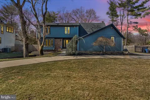 7 N Woodleigh Dr, Cherry Hill, NJ 08003
