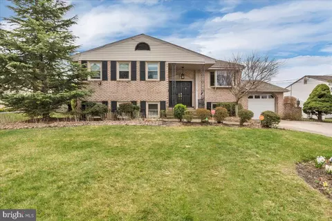 23 Pebble Ln, Cherry Hill, NJ 08002