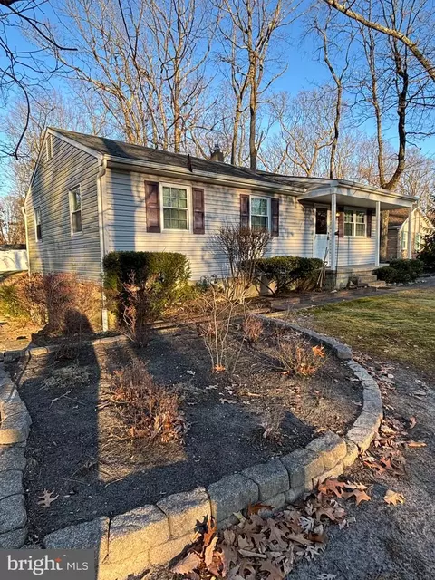 145 W Woodburn Ave, Pine Hill, NJ 08021