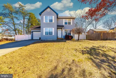 29 Essex Ave, Sicklerville, NJ 08081