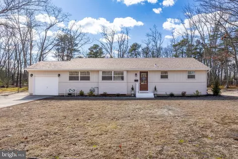 8 Penn Rd, Voorhees, NJ 08043
