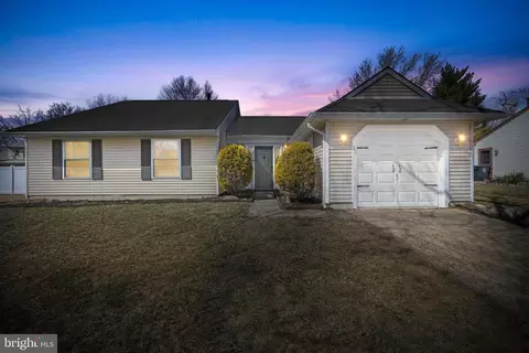 15 Dunhill Dr, Voorhees, NJ 08043