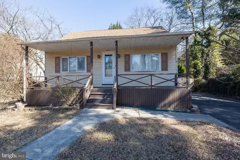 242 Sunset Rd, Runnemede, NJ 08078