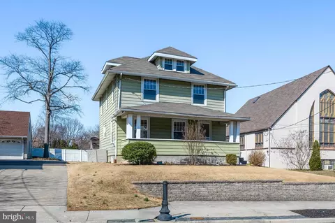 409 Clements Bridge Rd, Barrington, NJ 08007
