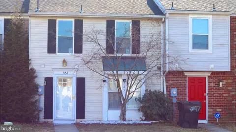 145 Villa Knoll Ct, Sicklerville, NJ 08081