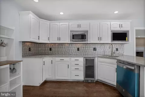 Kitchen - 602 Park Ave, Laurel Springs, NJ 08021 photo 4 of 6