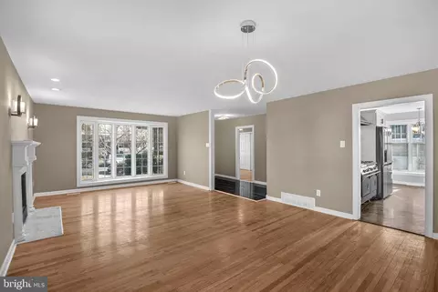 Living - 602 Park Ave, Laurel Springs, NJ 08021 photo 2 of 6