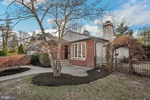 602 Park Ave, Laurel Springs, NJ 08021