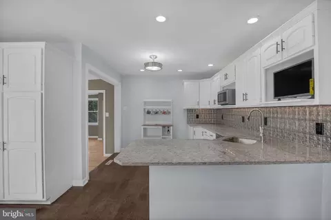 Kitchen - 602 Park Ave, Laurel Springs, NJ 08021 photo 2 of 6