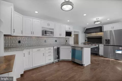Kitchen - 602 Park Ave, Laurel Springs, NJ 08021 photo 3 of 6
