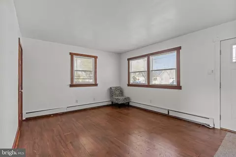 Living - 52 E 9th Ave, Pine Hill, NJ 08021 photo 2 of 2