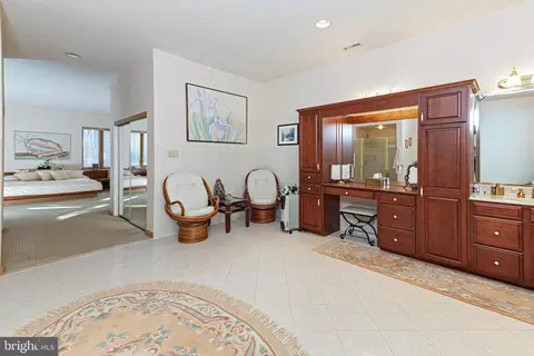Entry Way - 33 Braddock Ave, Hammonton, NJ 08037 photo 4 of 6