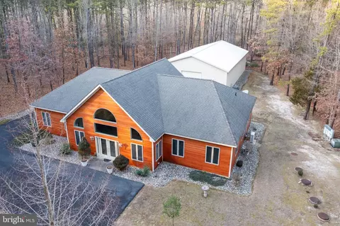 Exterior - 33 Braddock Ave, Hammonton, NJ 08037 photo 11 of 16