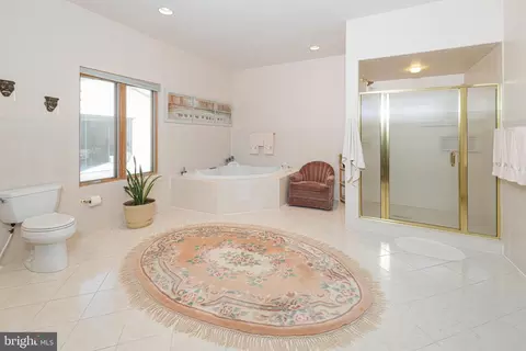 Bath - 33 Braddock Ave, Hammonton, NJ 08037 photo 1 of 5