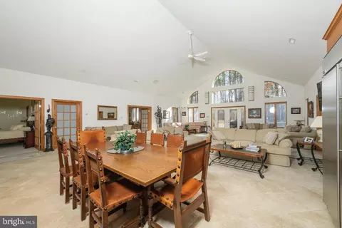 Dining - 33 Braddock Ave, Hammonton, NJ 08037 photo 1 of 1