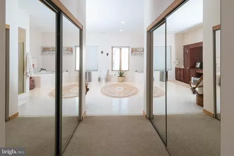 Entry Way - 33 Braddock Ave, Hammonton, NJ 08037 photo 3 of 6