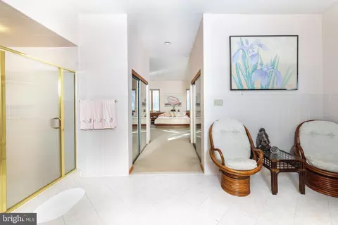 Entry Way - 33 Braddock Ave, Hammonton, NJ 08037 photo 5 of 6