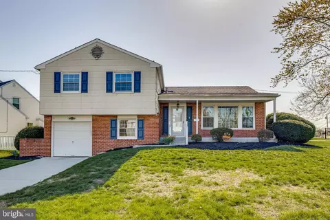 6 S Syracuse Dr, Cherry Hill, NJ 08034