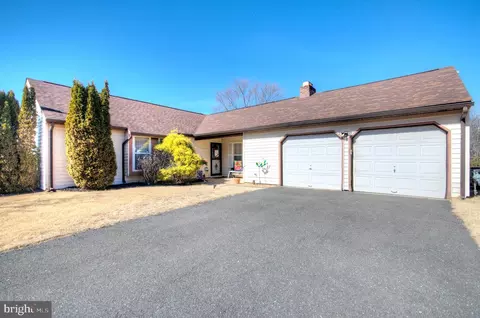 11 Asberry Pl, Sicklerville, NJ 08081