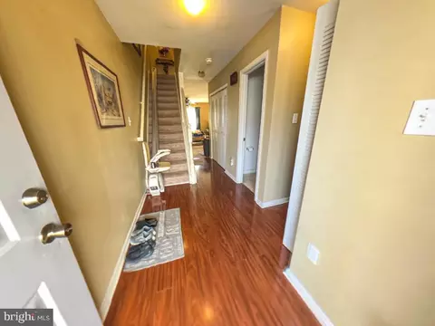 32 High Meadows Dr, Sicklerville, NJ 08081