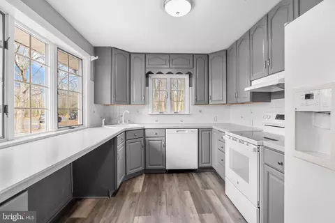 50 N Central Ave, Sicklerville, NJ 08081