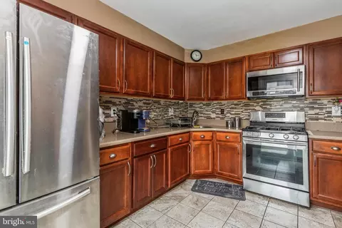 Kitchen - 1005 Mason Run, Pine Hill, NJ 08021 photo 2 of 2