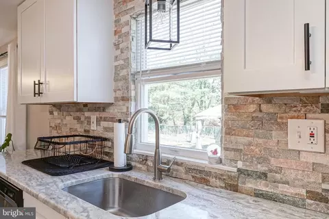 Kitchen - 19 E Judith Dr, Hammonton, NJ 08037 photo 3 of 3