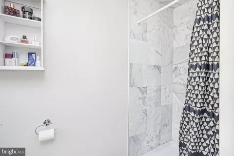 Bath - 19 E Judith Dr, Hammonton, NJ 08037 photo 1 of 4