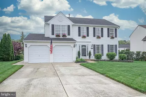 12 Sayre Dr, Sicklerville, NJ 08081