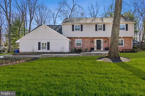32 E Riding Dr, Cherry Hill, NJ 08003