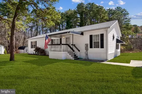 14 Skyline Dr, Sicklerville, NJ 08081