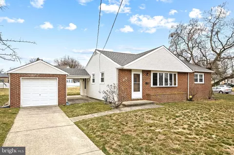 218 Russell Ave, Barrington, NJ 08007